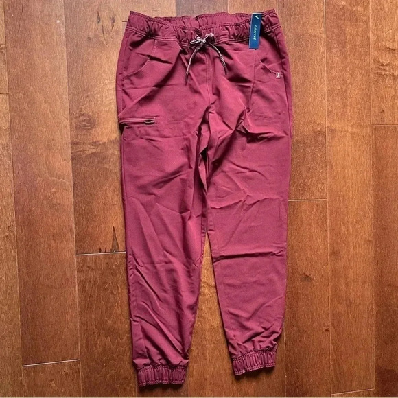 NWT Jaanuu Women's Size Medium Wine 5 Pocket Skinny Scrub Jogger Pants - Picture 1 of 12